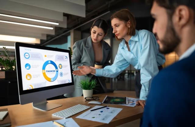 Career advantage of know how businesses work